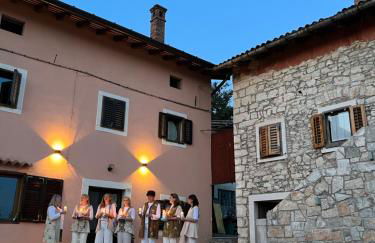 Milic Zagrski - Photo 7