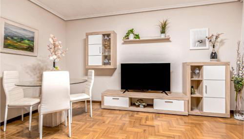 Stunning Apartment In Gijón With Wifi - Foto 2