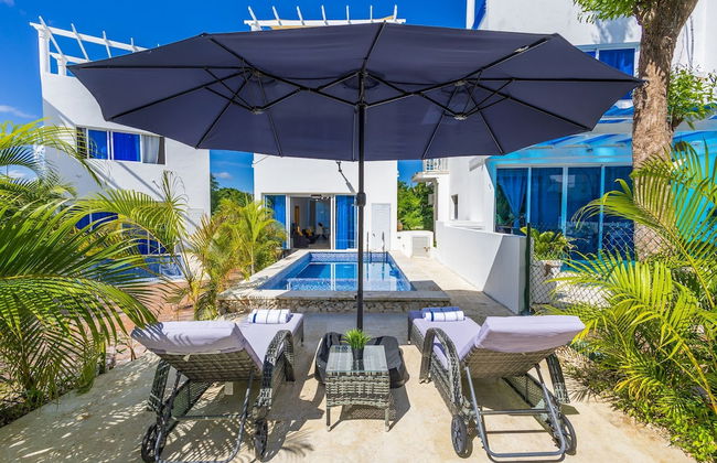 Relaxing 3-bedroom Villa With Pool Rooftop Jacuzzi in a Secluded Setting - Foto 14