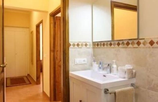 Stunning Private Villa for 4 Guests With Wifi, Private Pool, TV, Veranda, Pets Allowed and Parking - Photo 6