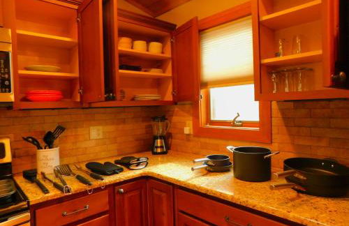 King Bed, Putt-Putt w/ Hot Tub, & Other Games - Foto 21