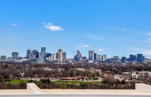 Stylish Nashville Home - Rooftop Deck - Hot Tub - Photo 8