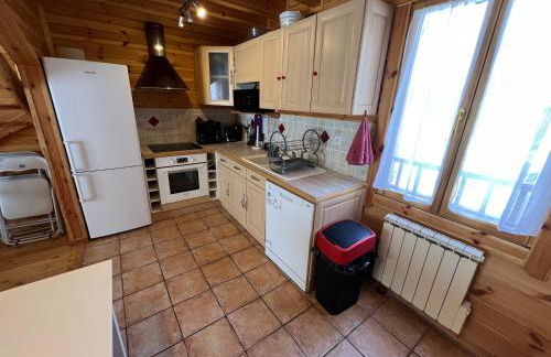 Chalet bois au coeur des Pyrénées ariégeoises - Foto 9