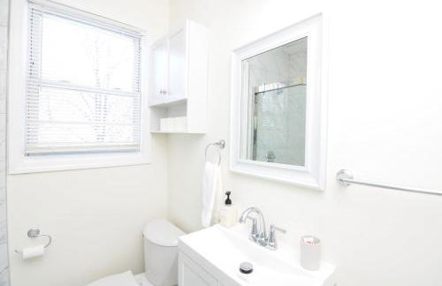 Spacious Home with Parking, Laundry - Near RU, RWJ, NJ Transit - Foto 50