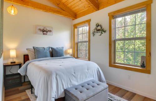 Hike and Unwind, Peaceful Wooded Retreat in Newport - Foto 17