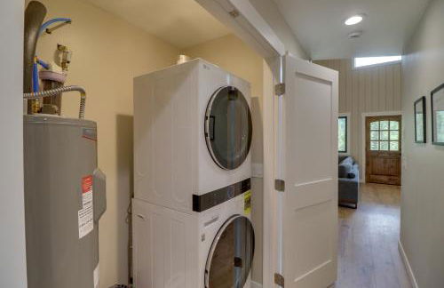 Lakeside Cabin with Hot Tub 3 Mi to Flathead Lake! - Foto 22