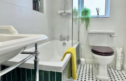 Stylish and Cosy stay in the Heart of Malton - Photo 38