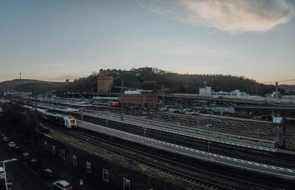 Premium 3BR Apartment, Stunning Views Overlooking the Central Station - Foto 23