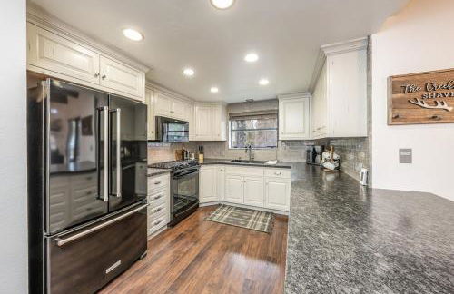 Creekside Cabin - Pup-Friendly with AC - Foto 11