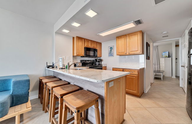 1br/1ba Sleeps 4 Near Beach w/ Breathtaking Ocean Views - Photo 9