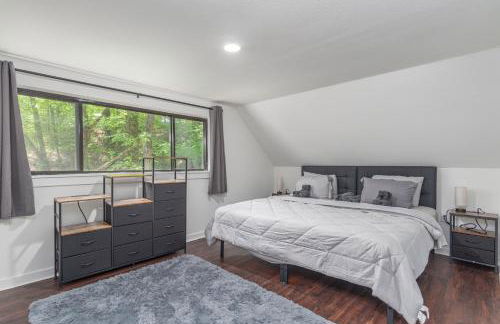 Renovated Barn in the Woods with Hot Tub - Foto 28