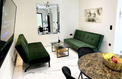 Luxury Home with Garden in the Suburbs - Foto 18