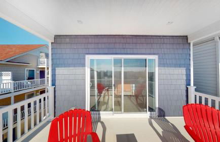 Beach House Steps away from the Boardwalk and Beach with Ocean Views in Seaside Heights! - Foto 56