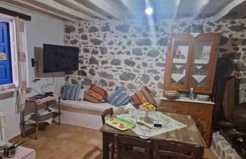 Lesvos Traditional Preserved House - Photo 7