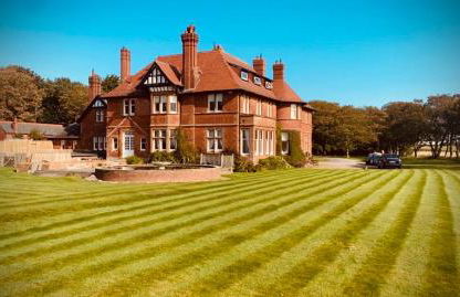 Sandhill House - Photo 3