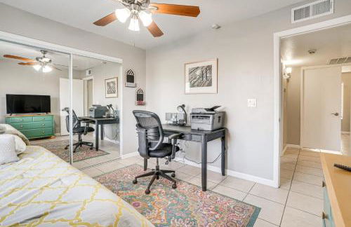 8 Mi to State Farm Stadium Glendale Home with Grill - Foto 19