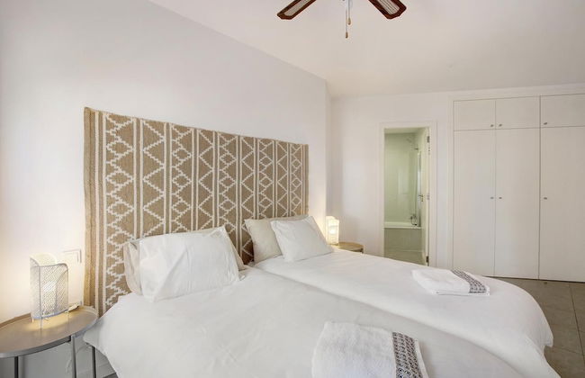 Beautiful Duplex Facing The Beach - Photo 3