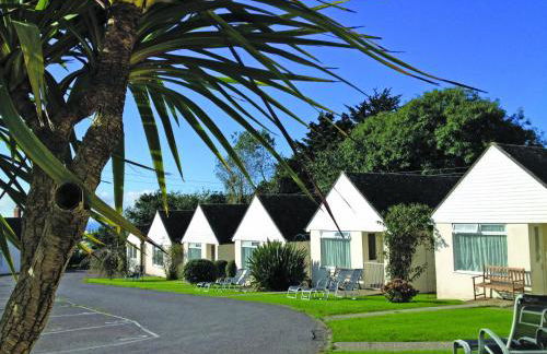 Golden Acre Jurassic Coastal Lodges - Photo 1