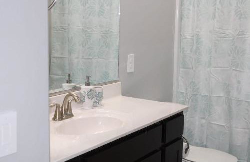 Modern Desert Retreat w AC & Mountain Views - Foto 8