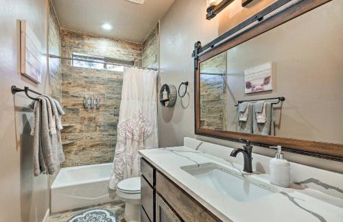 Hot Tub & Ponderosa Views! Luxe Cabin in Lakeside - Foto 20
