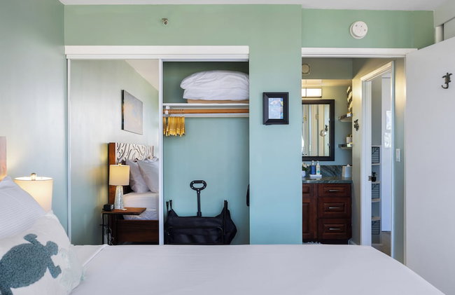 Diamond Head and Ocean views with King Bed and Parking - Photo 85