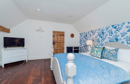 Heron Stays Bath- Historic Pub Retreat, Original Beams, Parking, Sleeps 9, 3 Miles to Bath Central - Photo 22