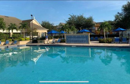 Modern 3BR Retreat with Comfort & Style Near Disney - Foto 31