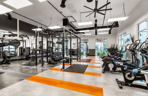 Spacious 2-Story, Pet&Fam Friendly, WFH, Gym&Pool - Foto 31