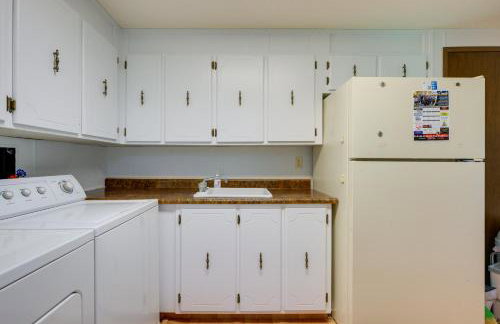 Cozy Salmon Home with Mountain Views and River Access - Foto 27