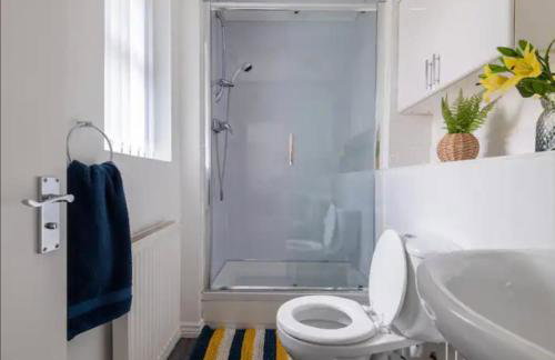 Marston 5 Bedroom Home With Parking Near HS2 & NEC & BHX - Foto 19