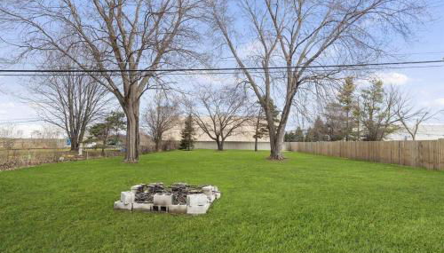 Great Location! Cozy Home with Huge Backyard - Foto 5