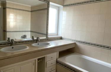 Spacious Studio in Sunny Villa Minutes to Beach - Foto 17