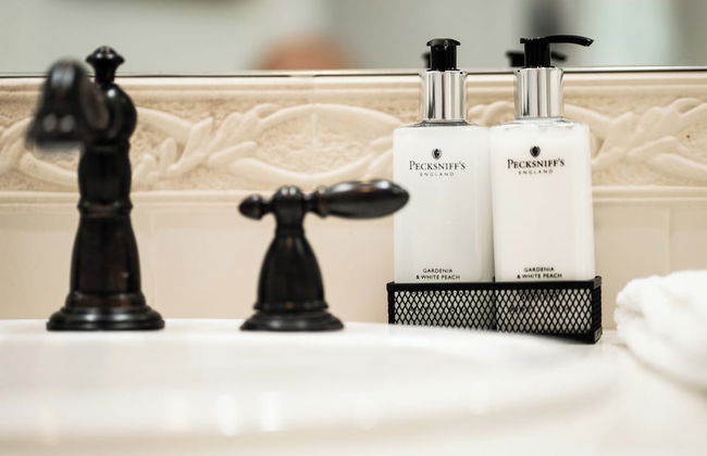 Luxury Resort Style Living w/ Pool & Jacuzzi - Foto 23