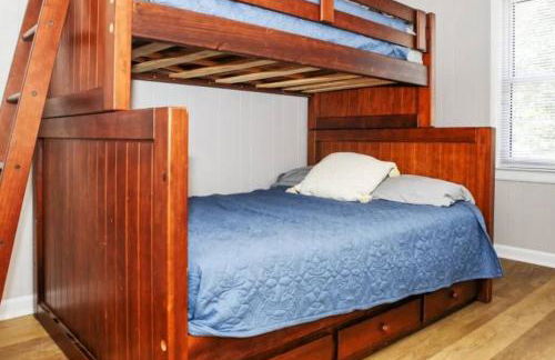 Lake Norman Getaway with 4 Beds - Foto 7