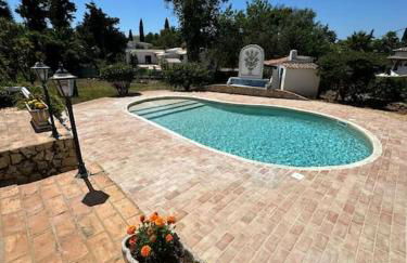 Charming swimming pool villa - Photo 1