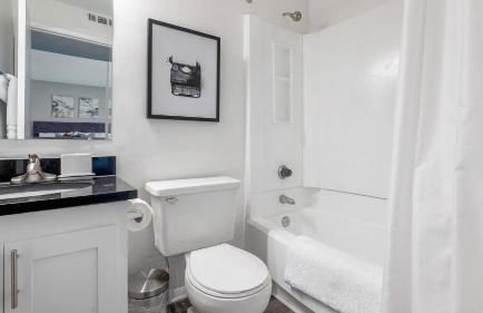 Landing Spectacular 1BD Gym Pool - Photo 41