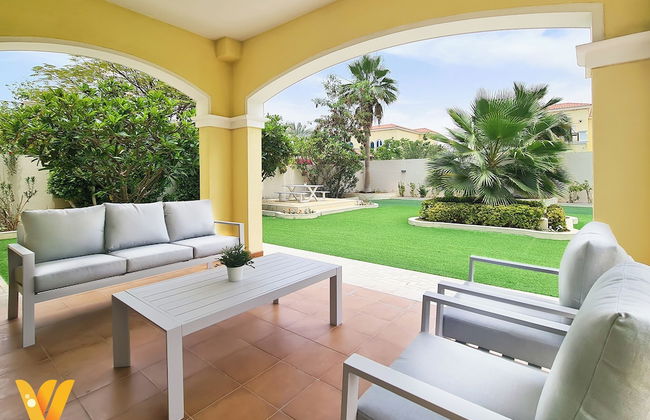 Venduras - Spacious 4BR Villa in La Mer - Photo 15