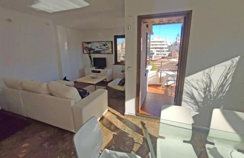 Sunny apartment with fantastic terrace views! - Photo 4