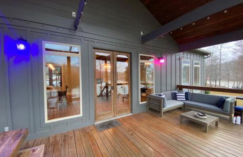 Paradise Point - 4BR Lakefront Haven Dock, Kayaks, & Cozy Firepit - Foto 31