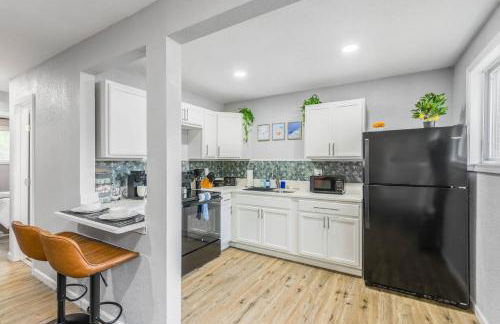 Mid century APT, KING bed + desk - Foto 9