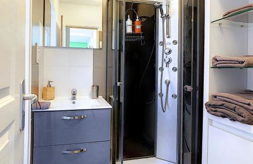 Appartement - Terrasse privée, animaux acceptés, parking privé gratuit, accueil vélo - Foto 7