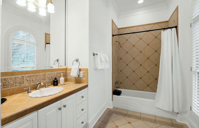 Chic & Secluded 4 BDR in Desirable Tarrytown! - Foto 22
