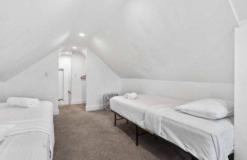 Charming 2nd-Floor Flat 3BR 2BA Free Parking - Foto 26