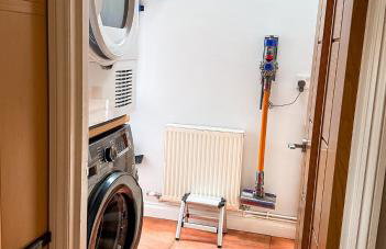 Dog-Friendly Country Home, Woodburner, Private Fields & Hot Tub! - Photo 9