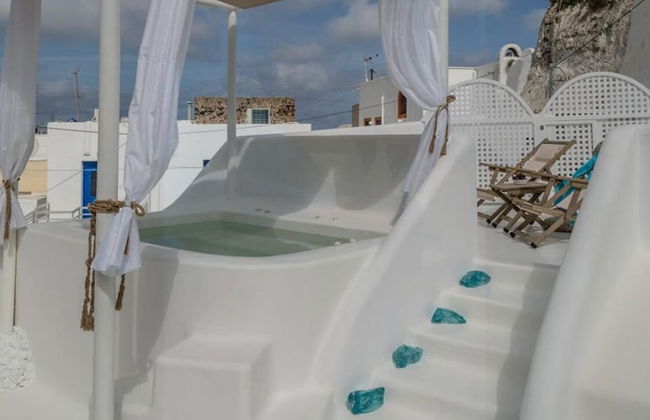 Astrea Suites Feggaropetra Cave House - Photo 25