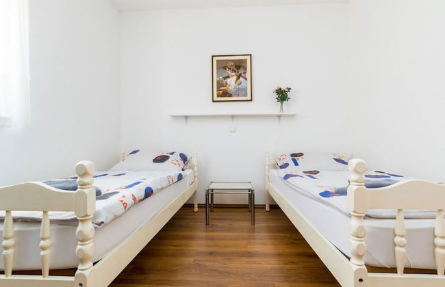 Simplistic Apartment in Malinska near Sea - Foto 3