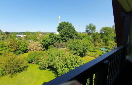 Wohnung am Wald in ruhiger Siedlung Panoramafenster zum höchsten Kunstwerk der Welt 5 Min zur Autobahn oder Zentrum - Foto 14