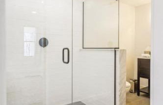 CubsCorner - Pool, Sauna, Gym, Close to Mountain! - Foto 9