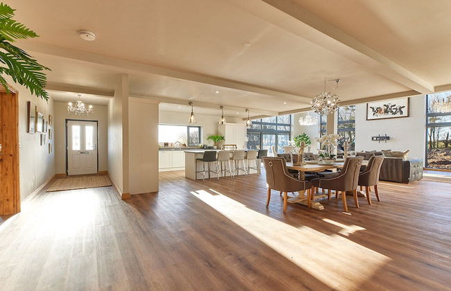 Host Stay The Gathering - Photo 5