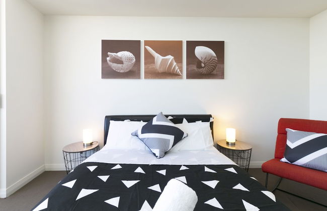 Penthouse near Airport & CBD - Photo 5